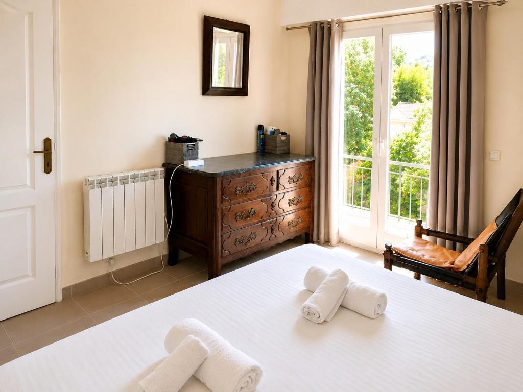 2 Bedrooms Cannes by Sweet Accommodation - 2