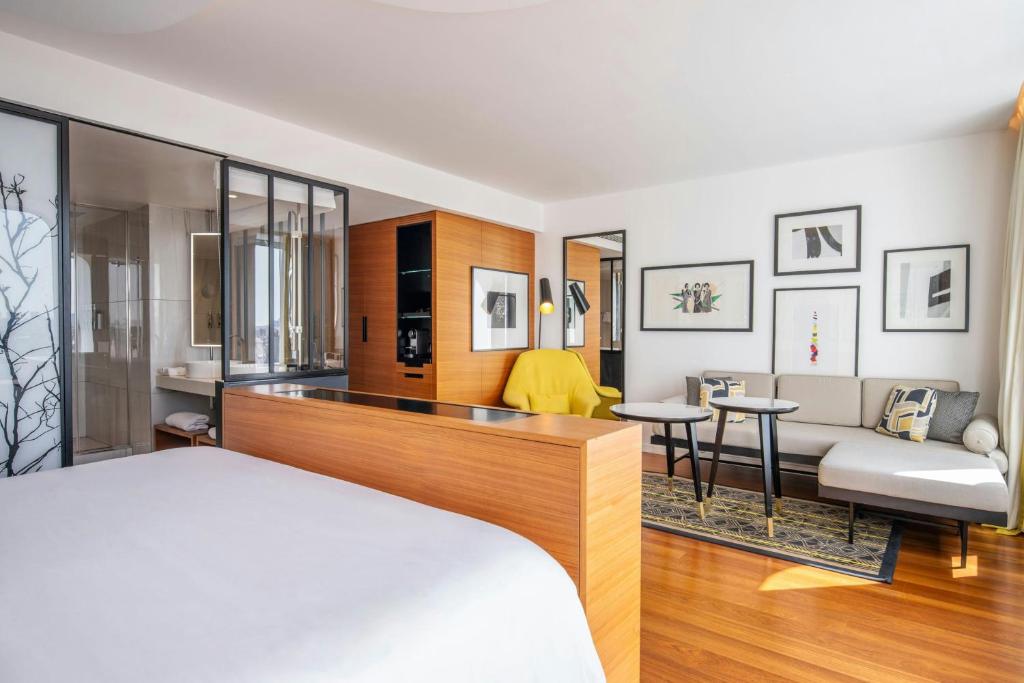 Renaissance Paris Republique Hotel & Spa - 2