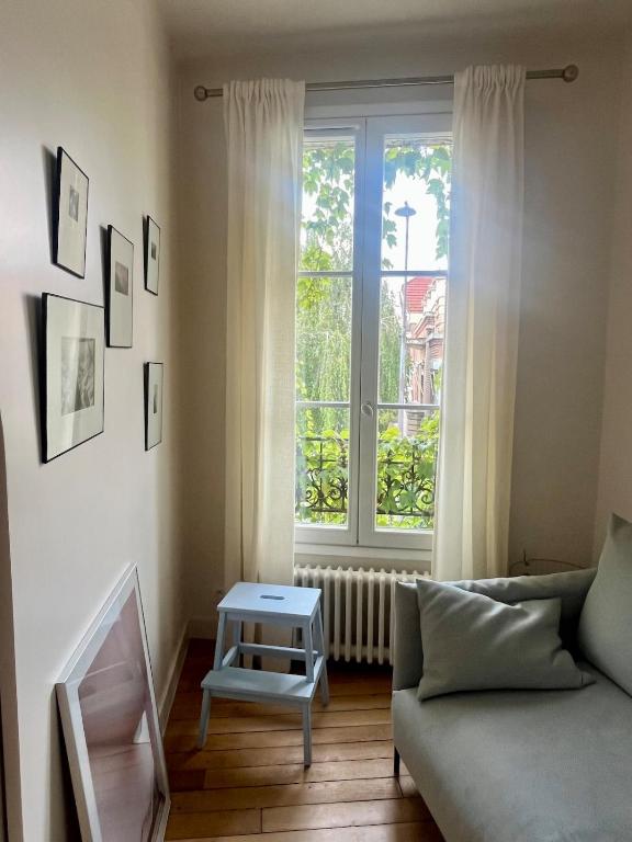 Architect's house, air-conditioned, 5 bedrooms, garden - 2