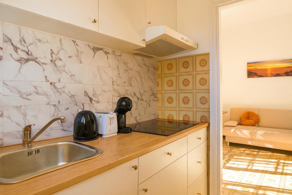 --5 min from BUS stop-- Wi-Fi & Relax - 5