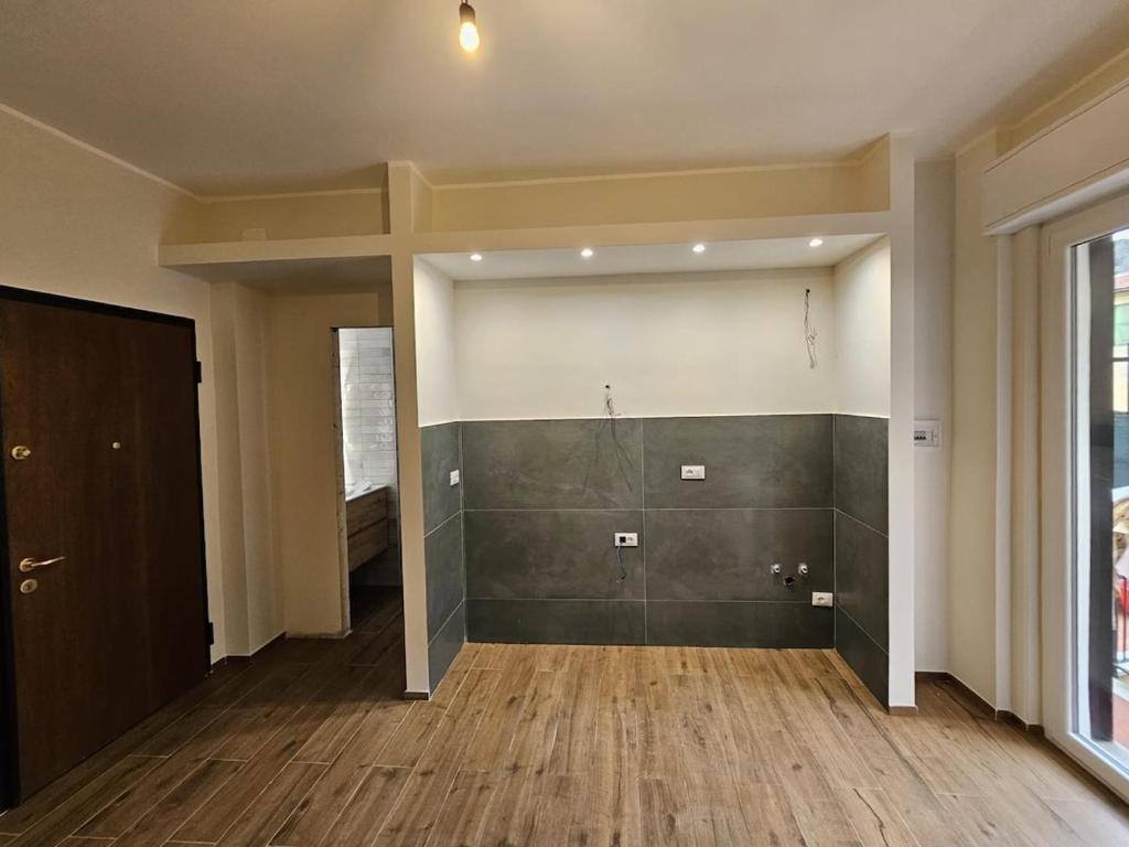 Bright two-room apartment with garden - 1
