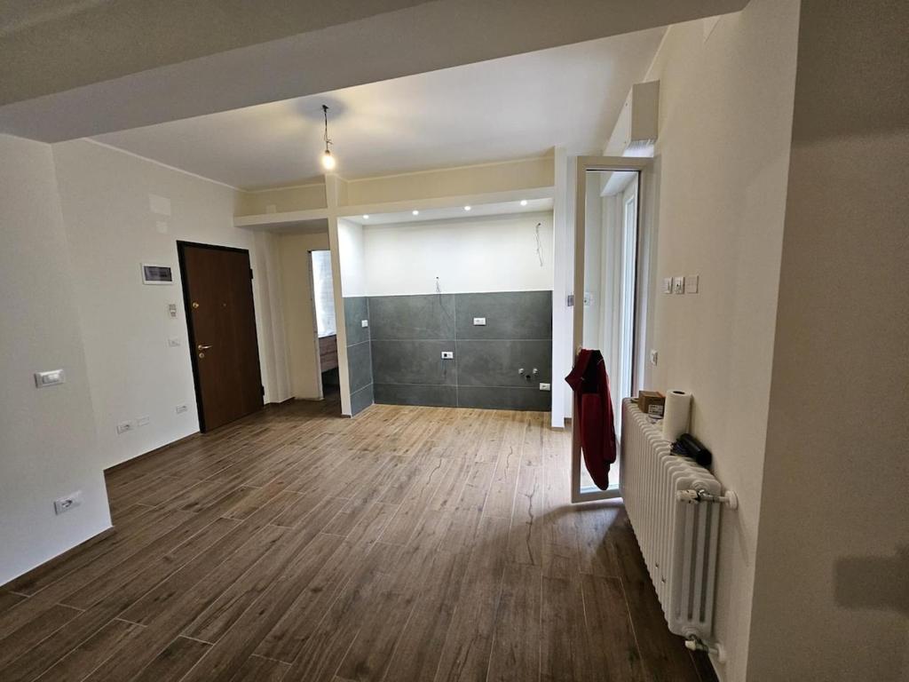 Bright two-room apartment with garden - 2