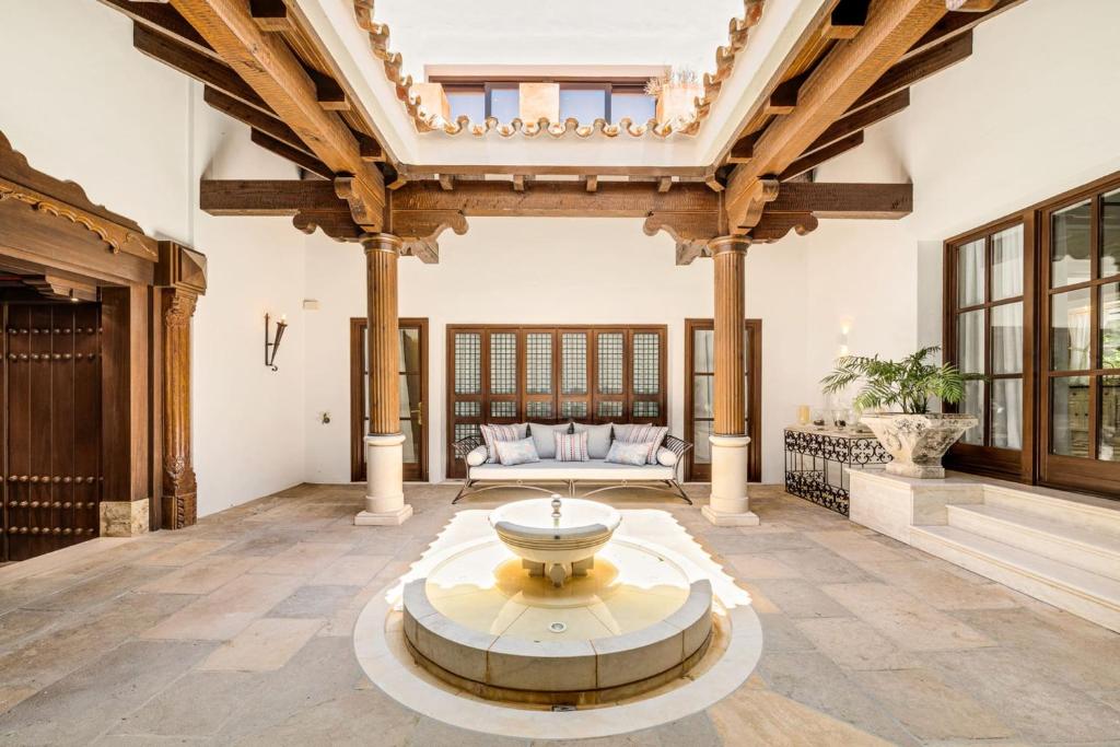 All About Villa Ronda - 4