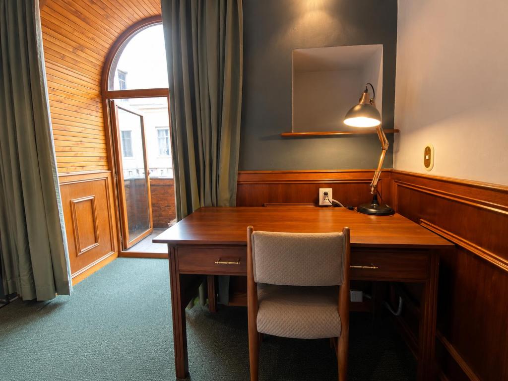 Cavi Rooms 501 - 4