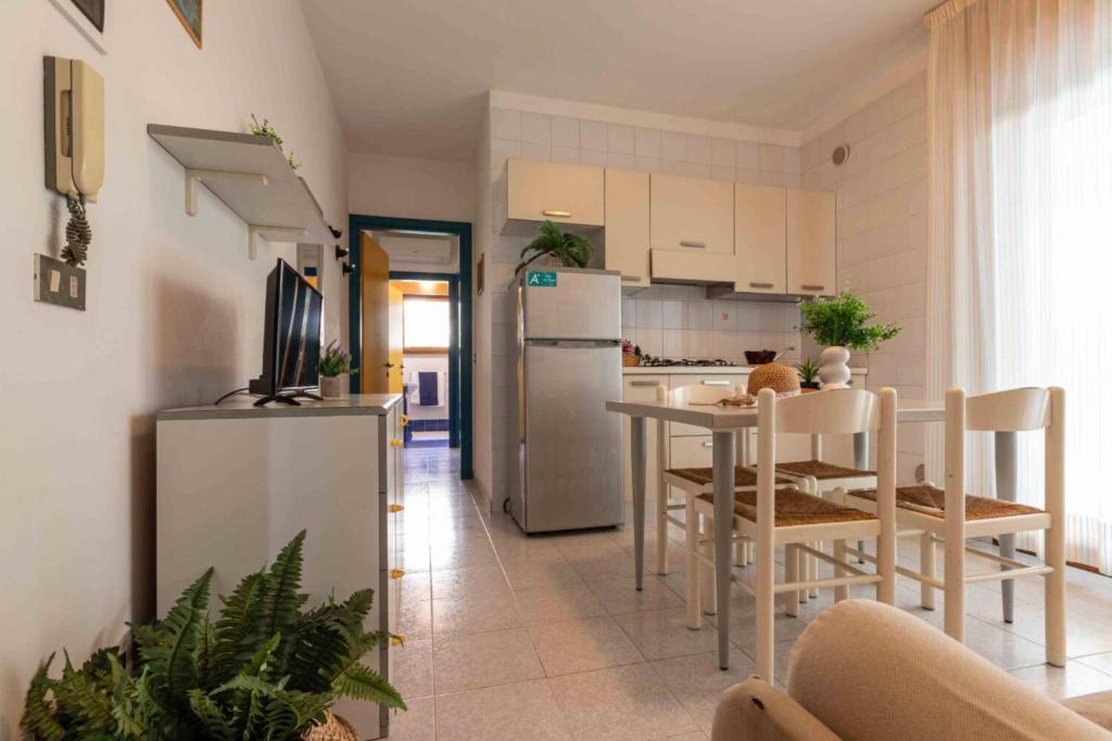 Beachside getaway flat for six - 3