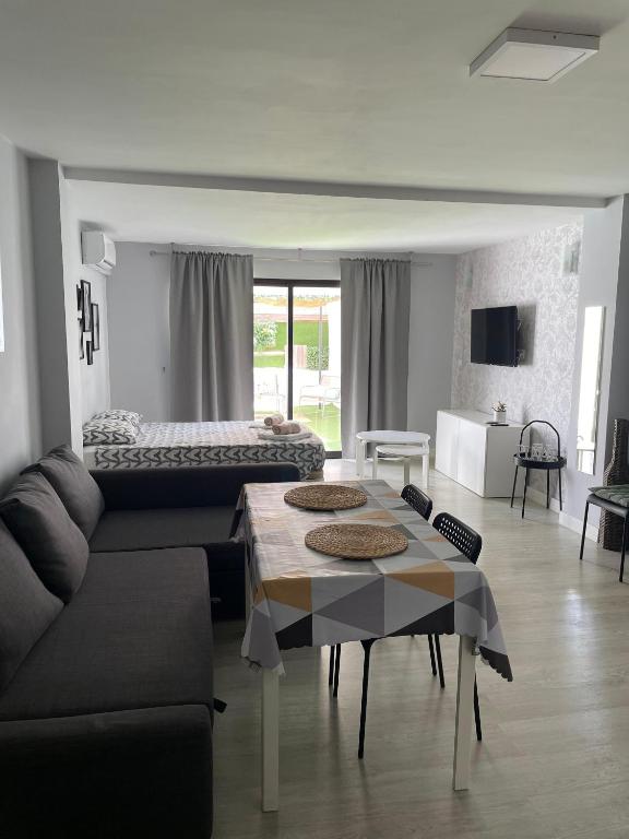 El Pinar apartment con jardín privado - 4