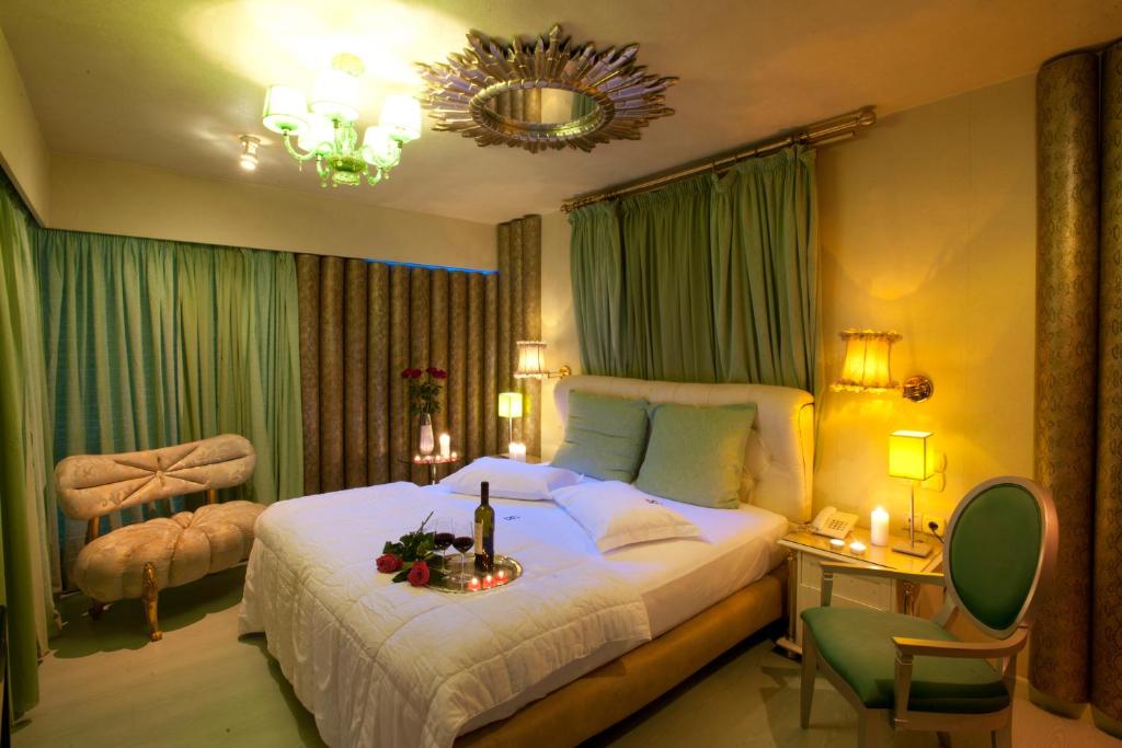 The Crystal Blue Hotel photo