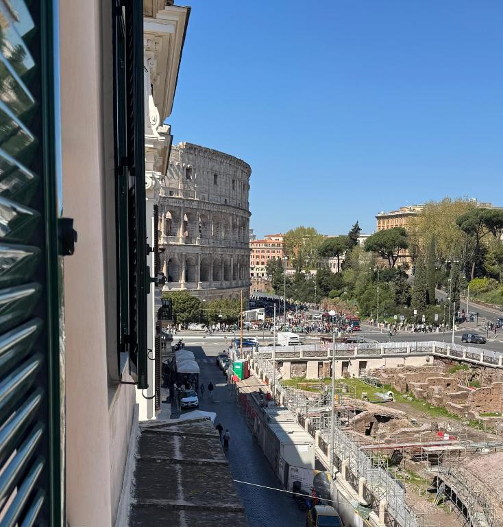 Alma at Colosseum Luxury Apartment with View - 1