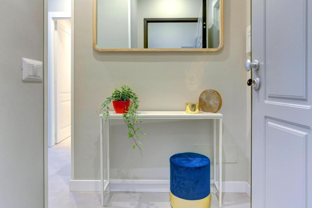 SAN GIOVANNI Appia Park - Modern apartment with Balcony - Metro A - 10 min City Center - 4