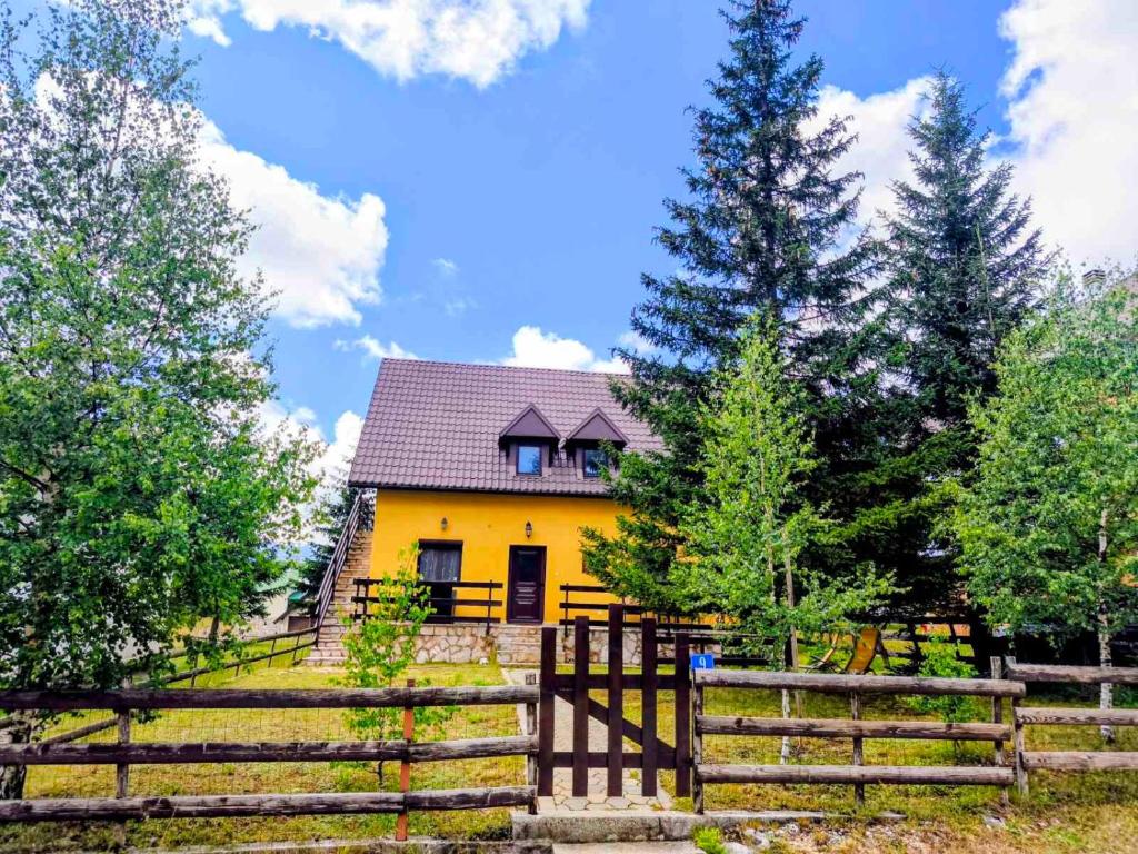 Durmitor Chalet-Fireplace-Private Garden - 1