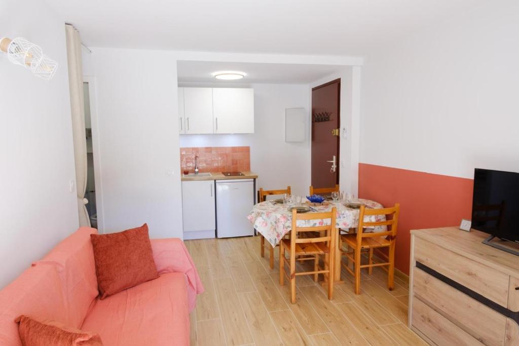 Apartment with garden and parking in Sainte-Maxime - 5