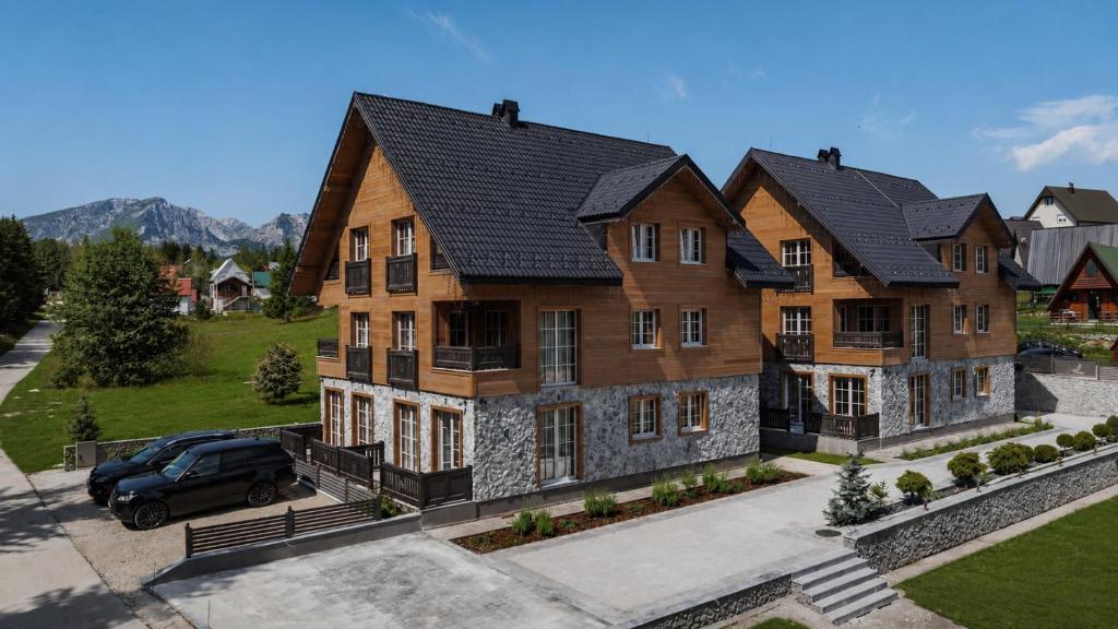 Motherland Chalets - 1