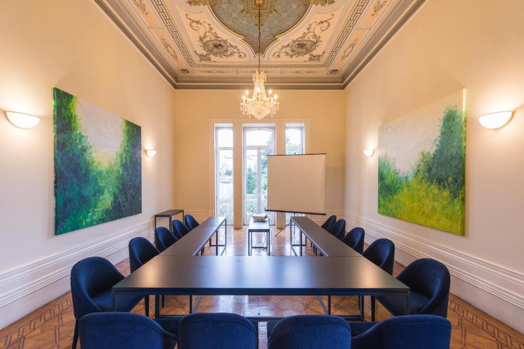 ศูนย์ธุรกิจ