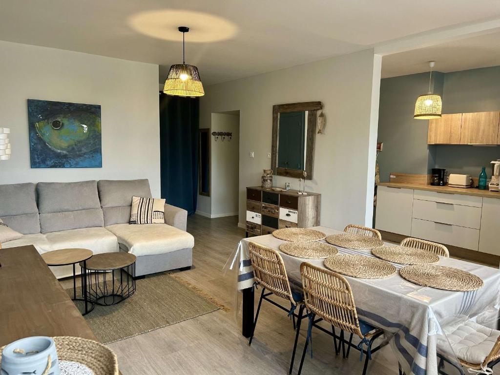 Appartement T3 rénové avec clim - Balaruc - FR-1-553-336 - 3
