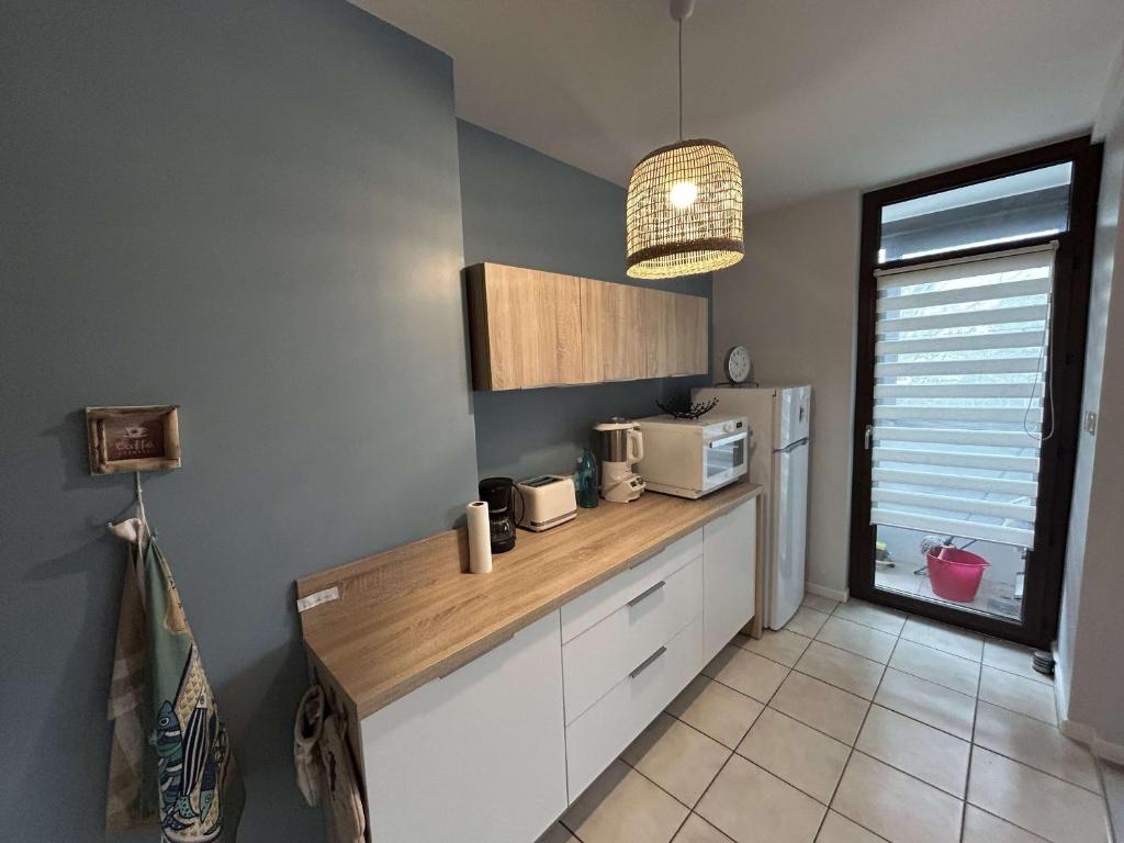 Appartement T3 rénové avec clim - Balaruc - FR-1-553-336 - 5