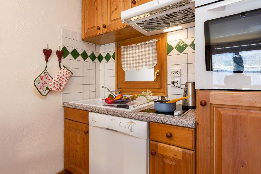 Apt Capucins22 Mont Blanc View 1BR w/ Balcony Garage - Happy Rentals - 4