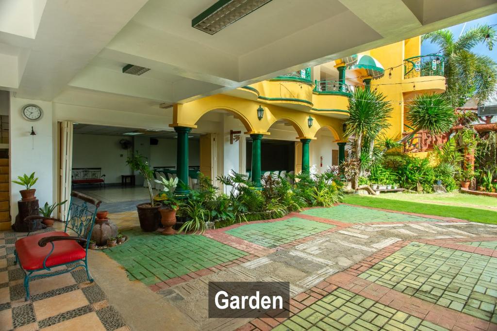 Exterior view, Yahweh's Spring Retreat and Resort in Laguna