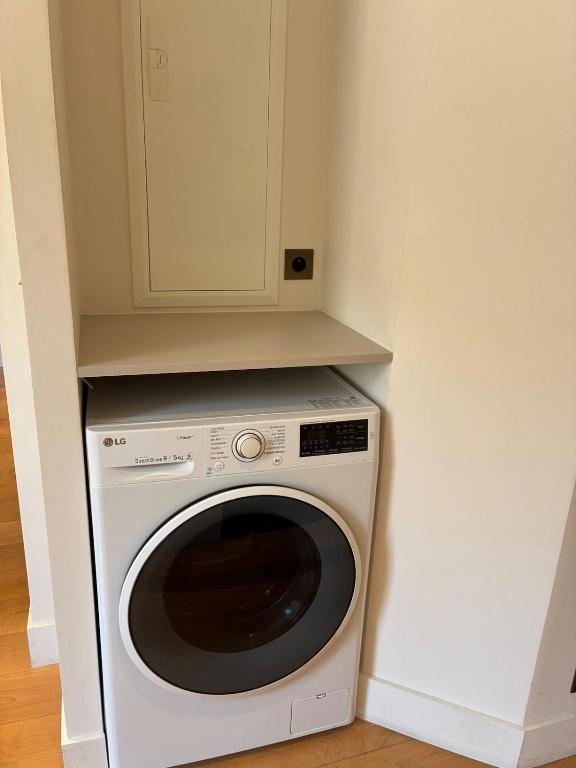 Elegant Apartment on a Quiet Street in Old Town - 5