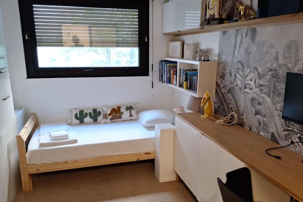 Agréable 85 M Décoré Avec Jolie Terrasse Arborée - 4