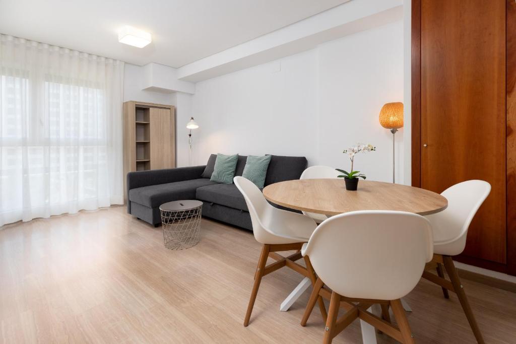 ApartUP Cortes Valencianas - 3