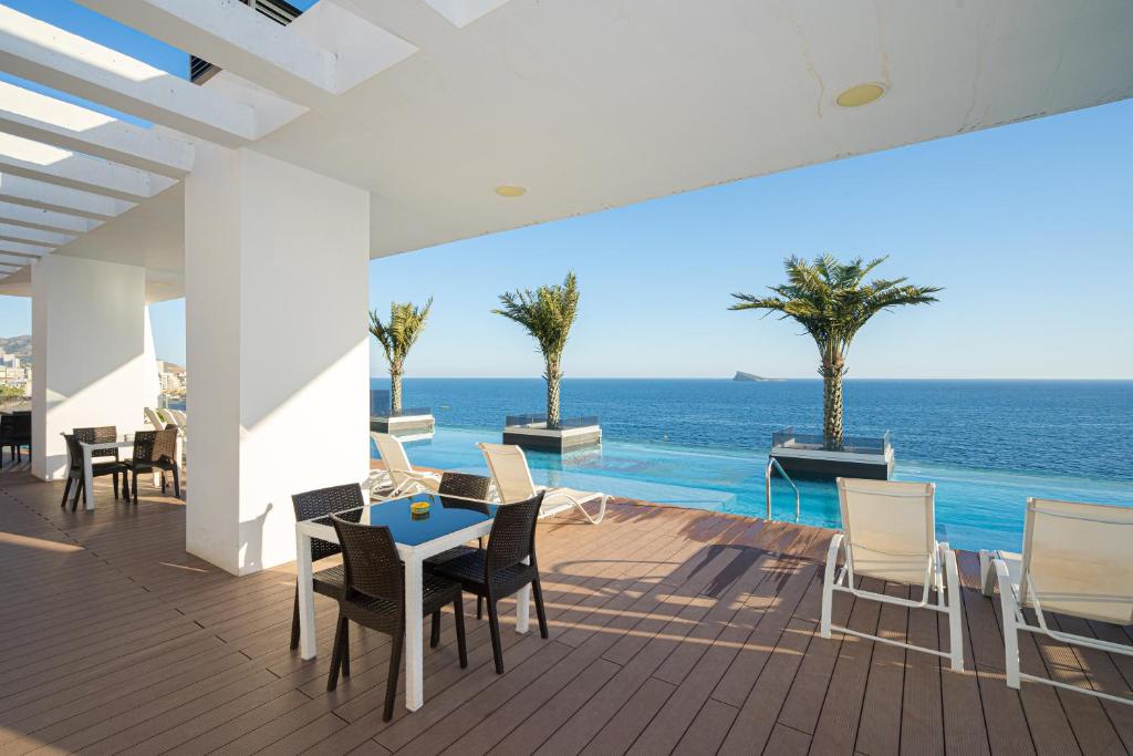 Ocean Sky Sea Benidorm. Parking Pool - 3