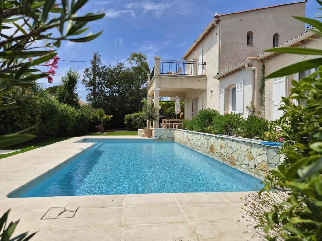 4 Bedrooms Villa Pool near sea - 2