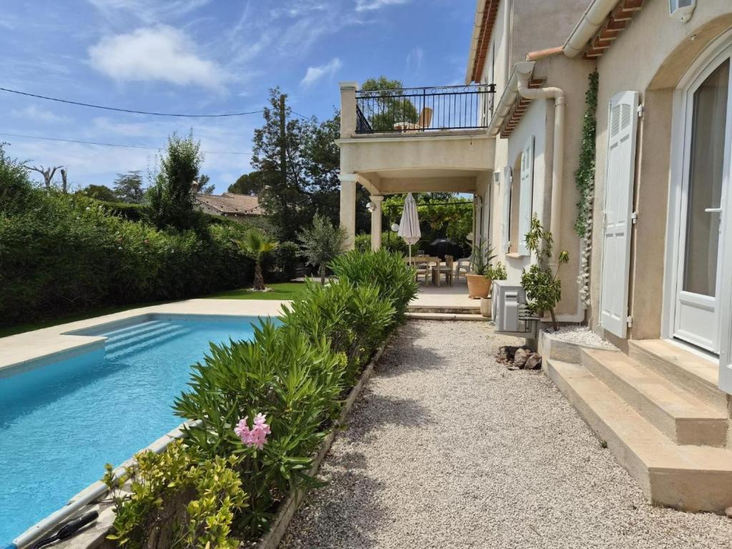 4 Bedrooms Villa Pool near sea - 4