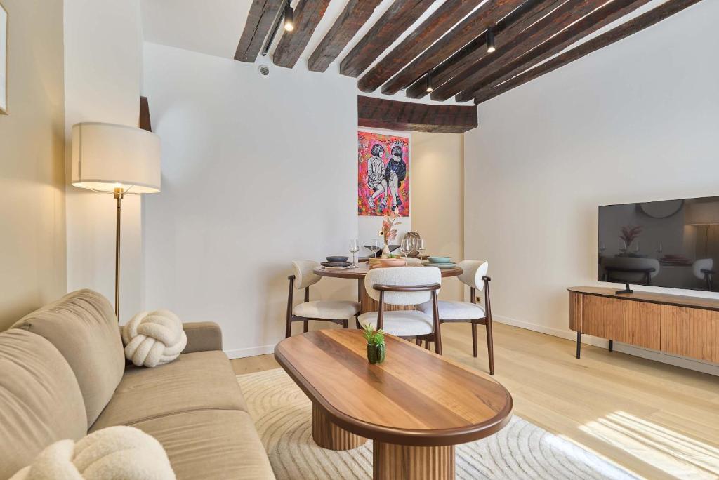 Charming apartment in Le Marais Center of Paris - 2