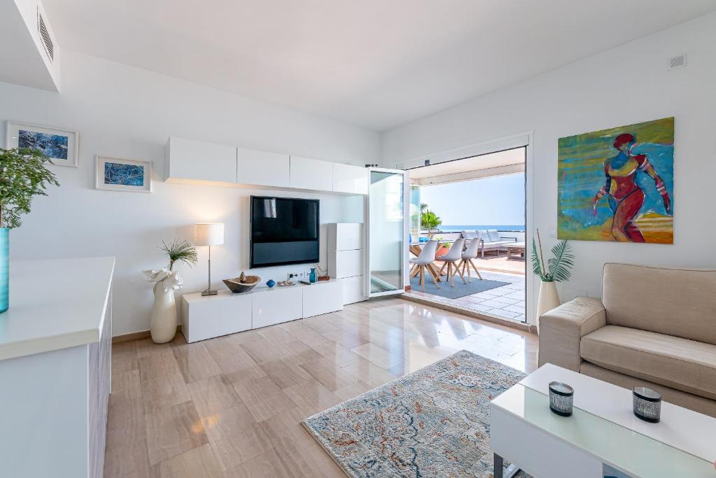 Arkadia Beachfront Penthouse with Private Pool - 4