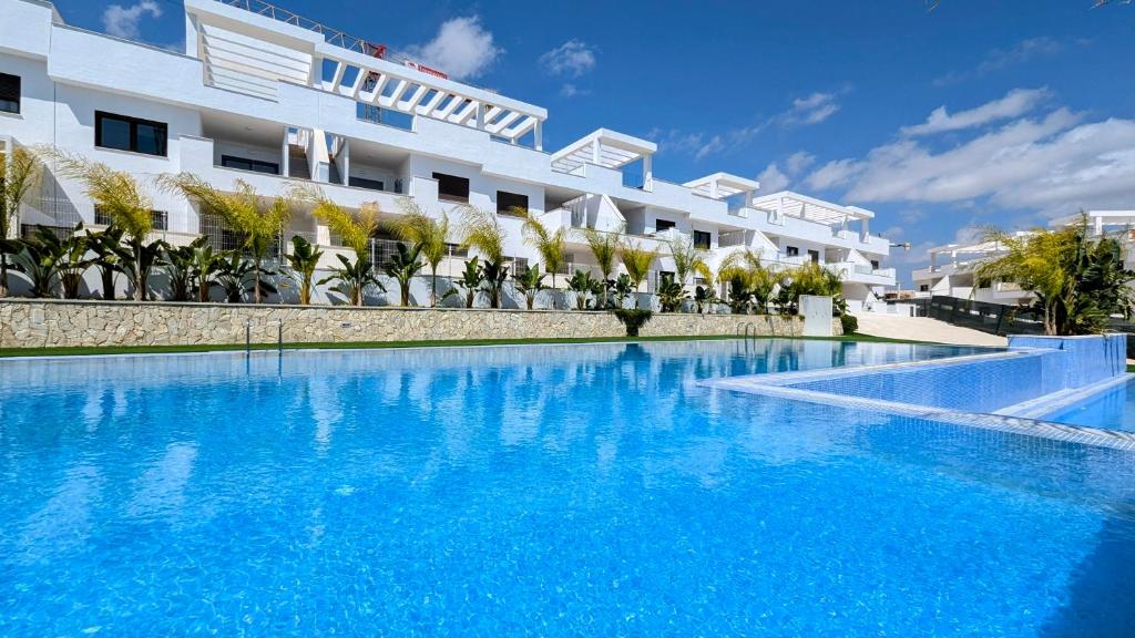 SUNNY HILLS dream apartment - 1