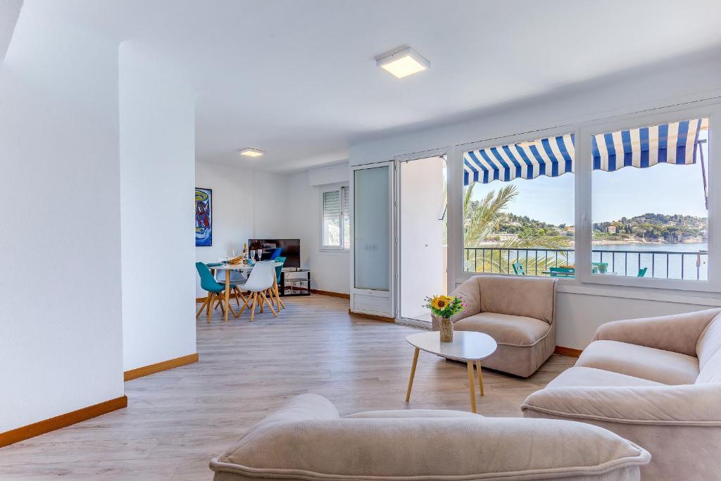 FLOTS BLEUS AP4513 By Riviera Holiday Homes - 5