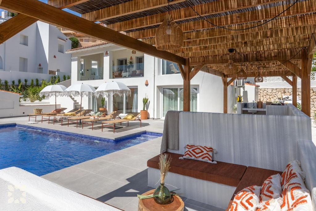 Villa Almasur by Abahana Villas - 3