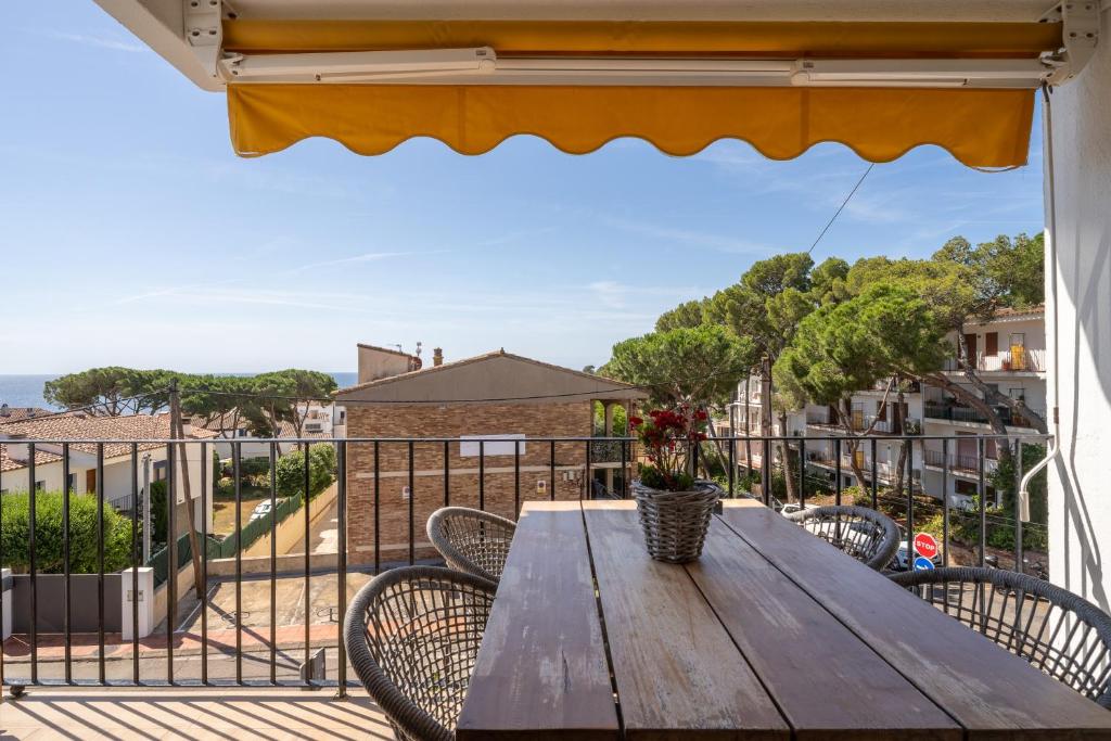 Refurbished apartment calella de pal. beach 250mts - 4