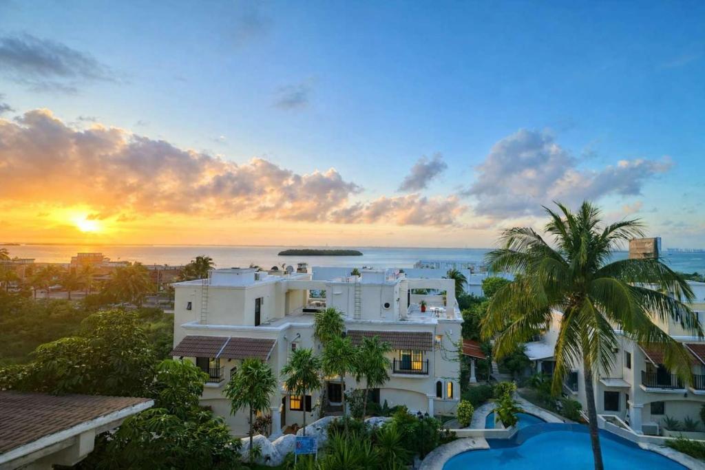 4 Bedroom Villa 3 Pools in Hotel Zone - 2