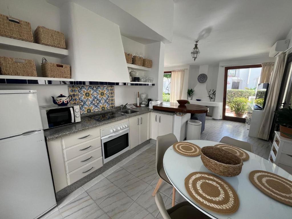 Estepona Villacana next to the beach with garden JO12 - 4