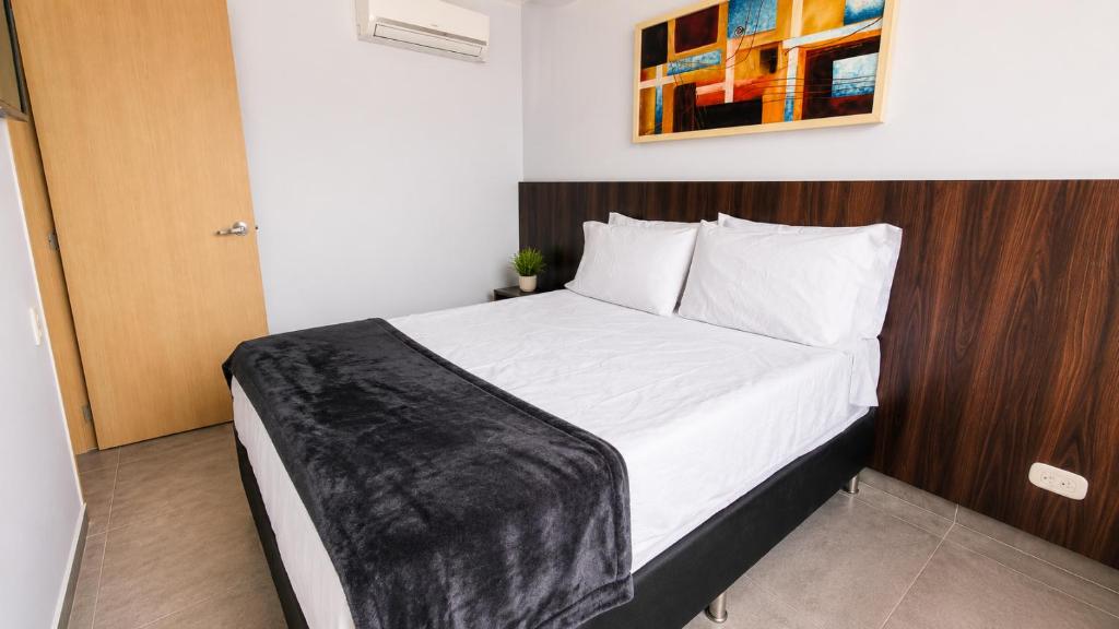 La 70, Laureles Condo, Cold AC - 4