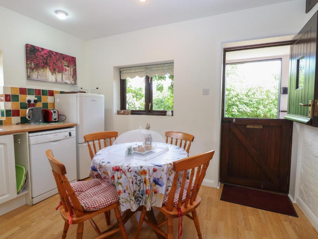 Lowbrook Cottage, Dickleburgh photo 6