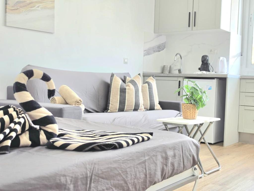 CENT7 - Central Studio with Seasonal Pool, AC and Lift - Torremolinos - 2