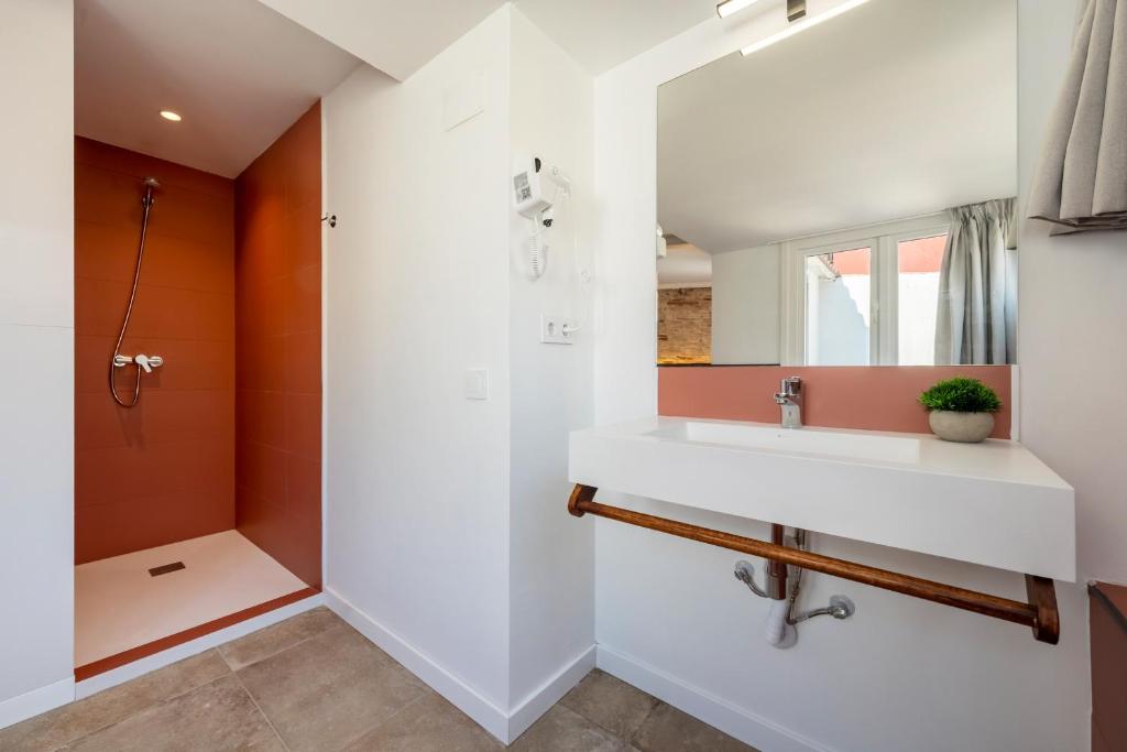 Atic Port Apartsuite con bañera y terraza Adults Only - 5