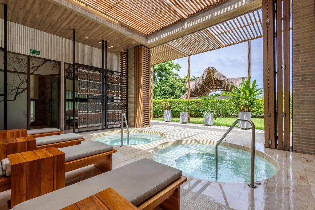 2-BR Sea & Pool View Apartment in Baru - Cartagena - 1
