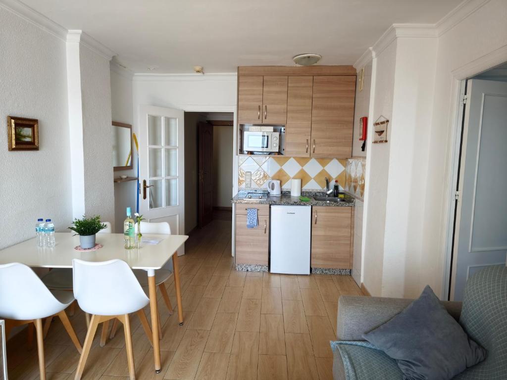 Apartamento Stella Maris en 1º Línea de playa con vistas Mar y AC en Fuengirola Boliches - 5