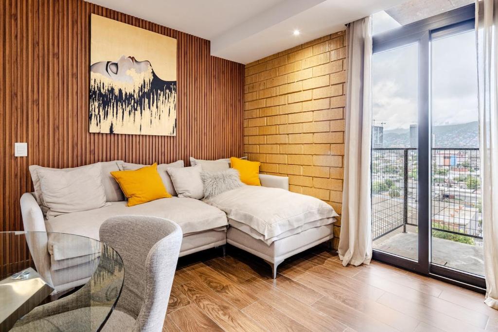 Modern and centrally located, 10 min from Macroplaza with pool - 5
