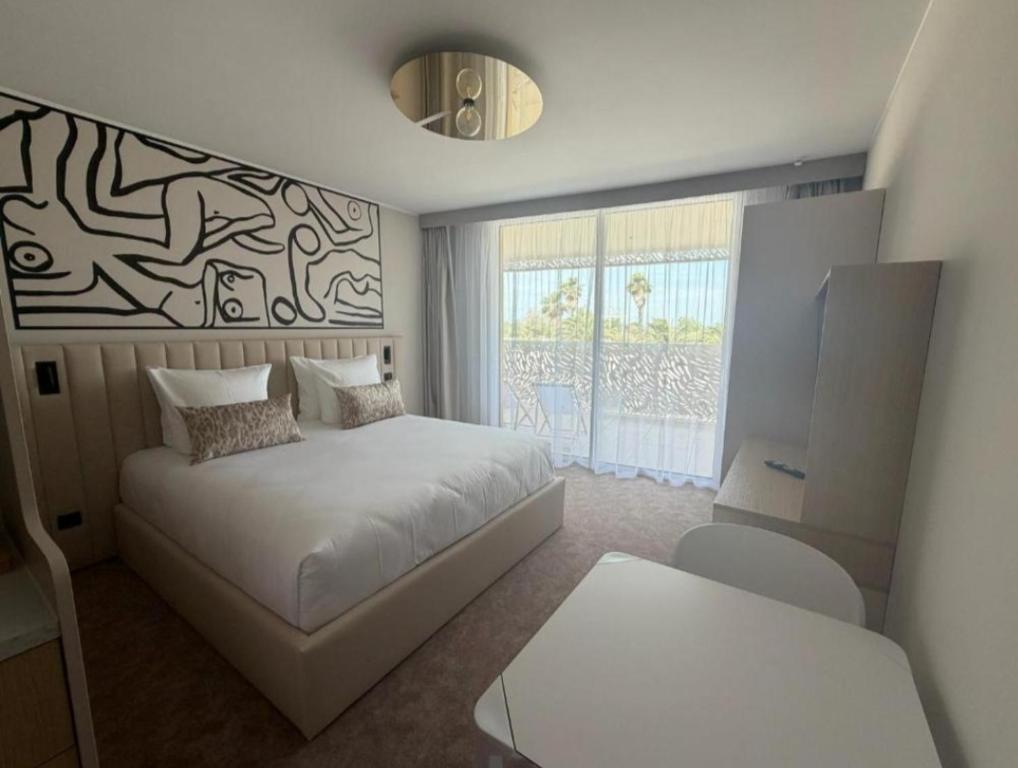 Vibes Resort - 1