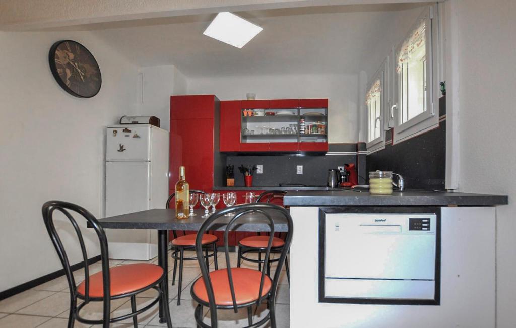 2 Bedroom Gorgeous Apartment In Amélie-Les-Bains - 5