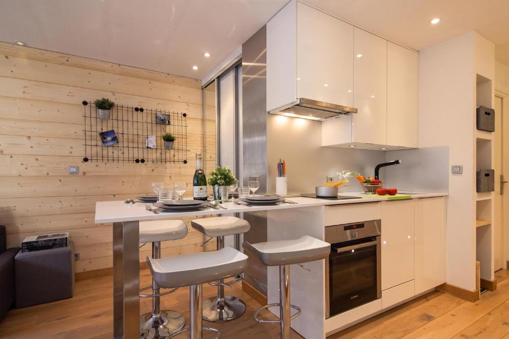 Apt Le Concordia 4 Chic 2BR in Chamonix Centre | Ski - Happy Rentals - 4