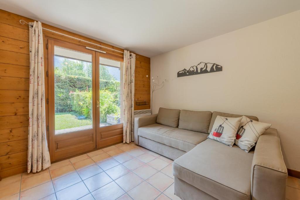 Apt Les Capucins Quiet Chamonix Base w/ Private Garden - Happy Rentals - 3