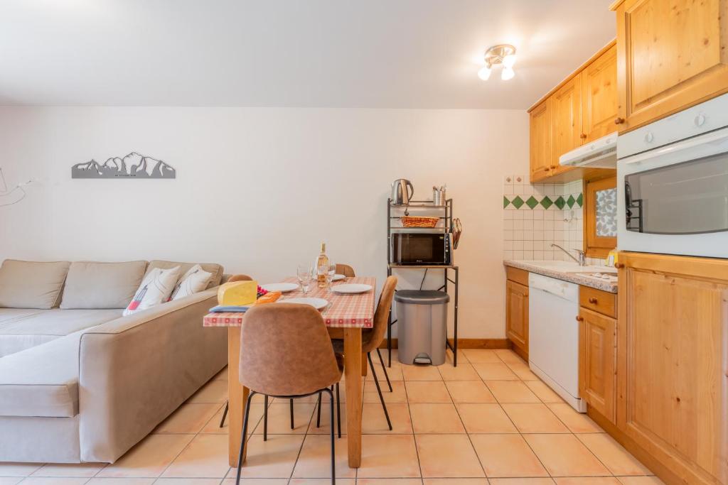 Apt Les Capucins Quiet Chamonix Base w/ Private Garden - Happy Rentals - 4
