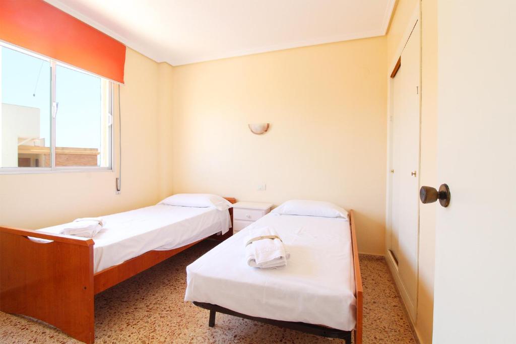 Global Vacacional, Apartamento con terraza y vistas a la playa - 4