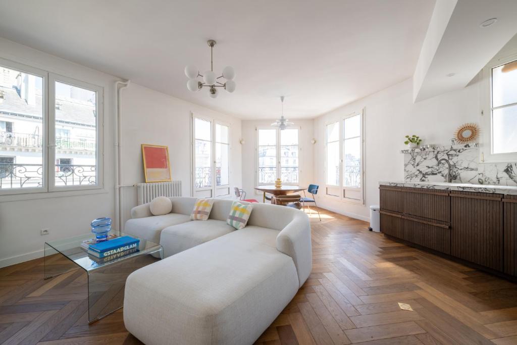 Bright and Spacious 1BDR in Central Paris - 1