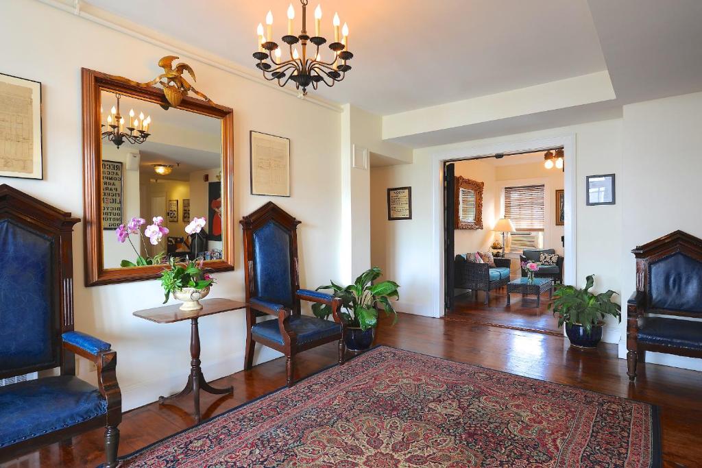 Jailhouse Inn photo